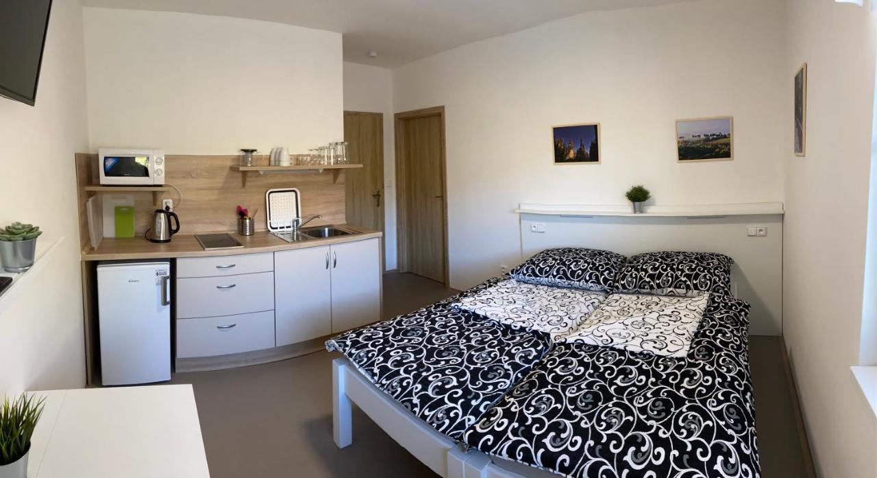 Apartmány Nad Parkem Broumov Exterior foto