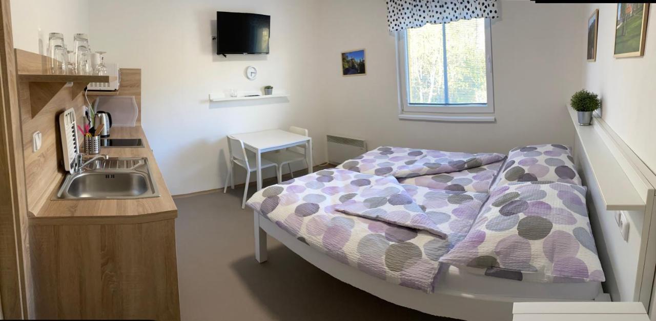 Apartmány Nad Parkem Broumov Exterior foto